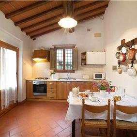 A selection of 2-3 bedroom apartments with shared pool near Florence, Sleeps 4-6